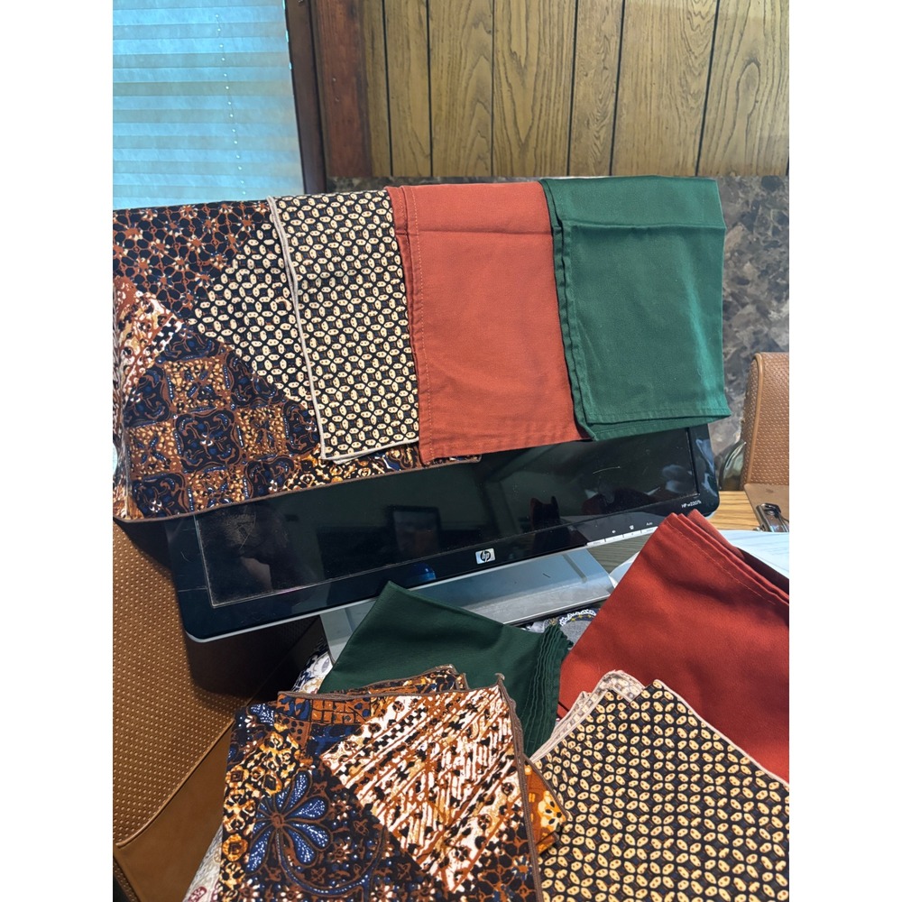 Pier 1 Mixed Cloth Napkins Lot Batik Cactus Print Solid Green Red Table Linens